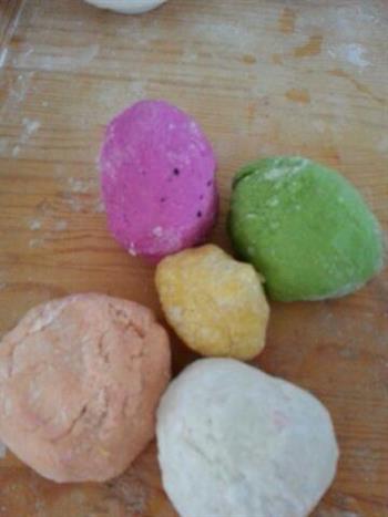 宝宝的彩色糖果饺子的做法图解2