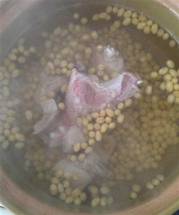 苦瓜黄豆排骨汤的做法图解6