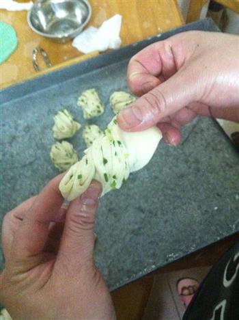 葱香花卷的做法步骤3