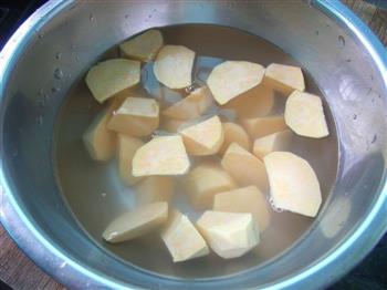 淮山银耳红薯糖水的做法步骤2
