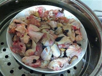 木耳香菇蒸滑鸡的做法步骤2