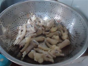 苦瓜黄豆鸡脚汤的做法步骤4