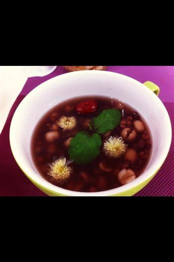 莲子薏米红豆汤的做法步骤1