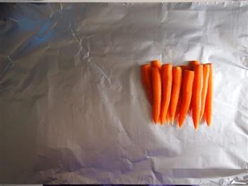 香草焗烤手指胡萝卜的做法步骤2