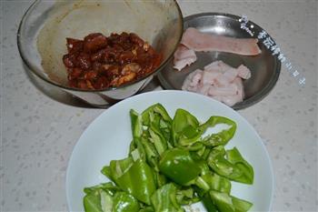 尖椒肉片的做法步骤1