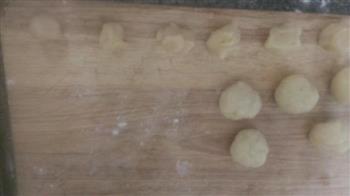 炸红豆酥的做法步骤4