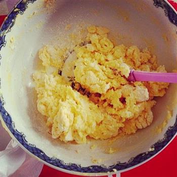 超级松软酥酥的-蛋黄蔓越梅黄油小饼干的做法步骤6