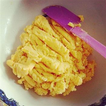 超级松软酥酥的-蛋黄蔓越梅黄油小饼干的做法步骤7