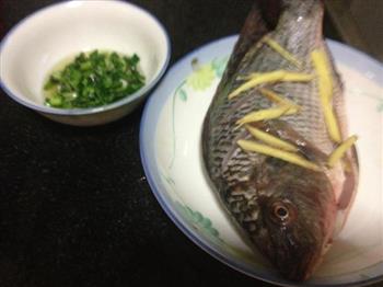 清蒸福寿鱼的做法步骤1