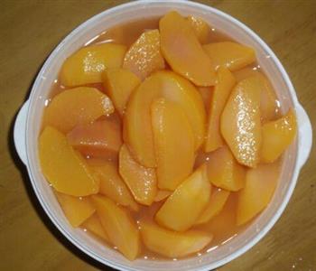 桃子罐头的做法图解1