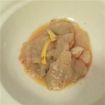 柠叶番茄鲈鱼汤的做法步骤1