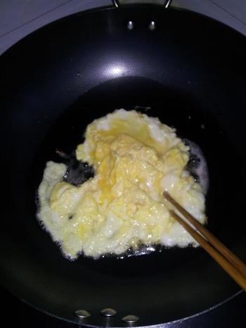 鸡蛋黄瓜肉丁炸酱面的做法图解3