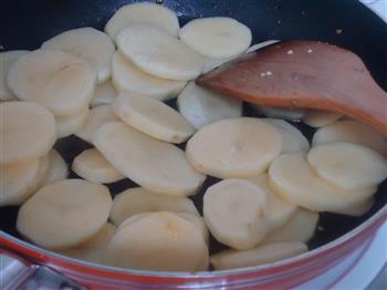 红烧土豆块的做法步骤2