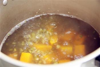 老南瓜绿豆汤的做法步骤1