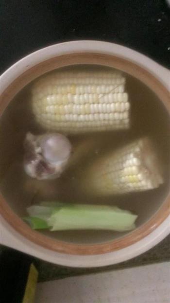 红枣玉米羊骨汤的做法图解4