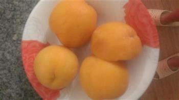 糖水黄桃的做法步骤1