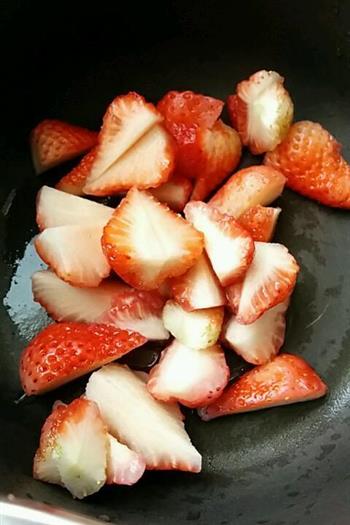 手工草莓酱的做法步骤1