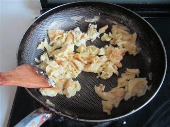 黄秋葵炒鸡蛋的做法步骤5
