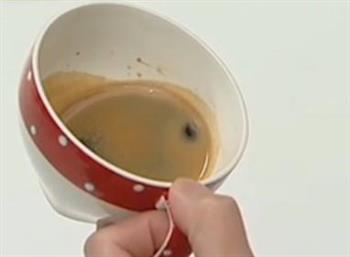 咖啡拉花-心形的做法步骤2