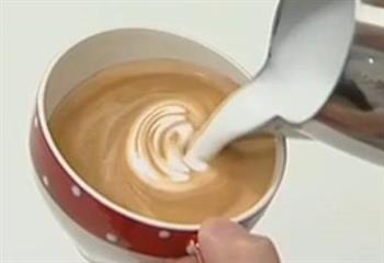 咖啡拉花-心形的做法步骤5