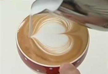咖啡拉花-心形的做法步骤6