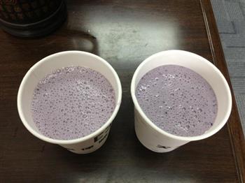 蓝莓香蕉牛奶的做法步骤3