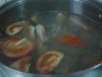 西红柿鱼头汤的做法图解4