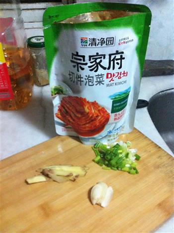 懒人版韩国泡菜锅的做法步骤2