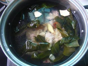 清热润燥-百合海带排骨汤的做法步骤4