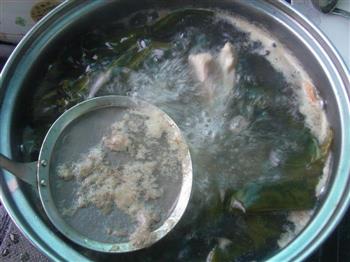清热润燥-百合海带排骨汤的做法步骤5