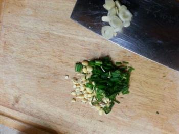 韭菜豆芽黄金炒饭的做法图解2