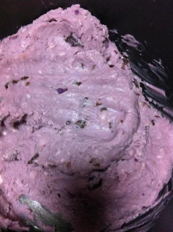 梦幻紫薯芋泥馅冰皮月饼的做法图解2