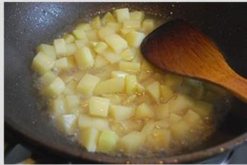 豌豆猪肉土豆丁的做法步骤5