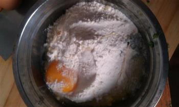 韭菜鸡蛋饼的做法步骤2