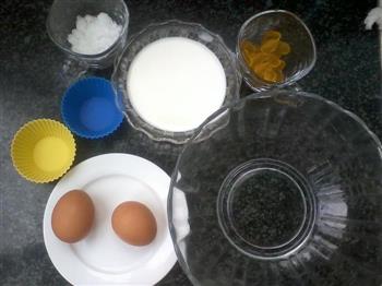 美味简易焦糖鸡蛋牛奶布丁的做法步骤1