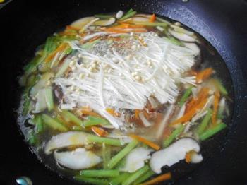养脾益胃-豆腐干香菇汤的做法图解8