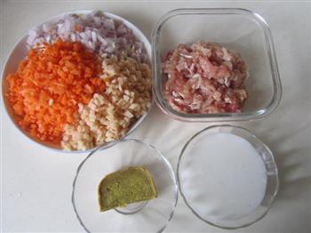 苏式咖喱鸡肉月饼的做法步骤1