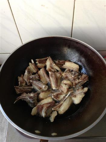 正儿八经的新疆铁锅羊肉抓饭的做法步骤7