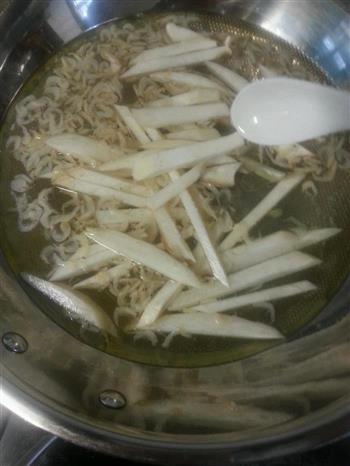 蘑菇虾皮冬瓜汤的做法步骤4