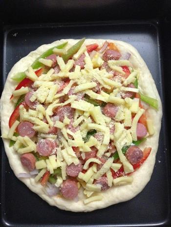 时蔬火腿肠披萨的做法步骤6