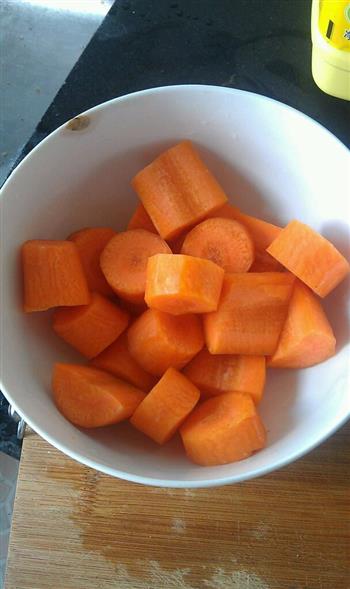 土豆胡萝卜炖排骨汤的做法步骤3
