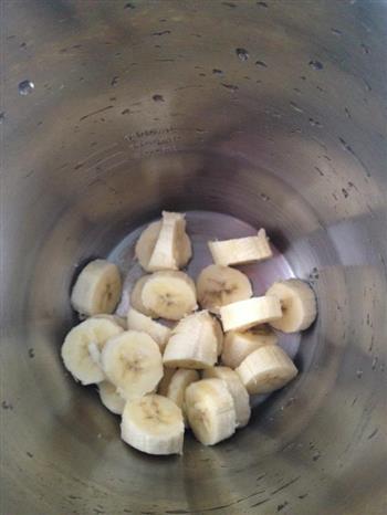 香蕉牛奶的做法步骤2