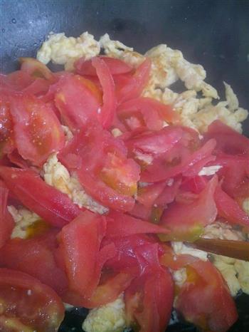西红柿鸡蛋捞面条的做法步骤3