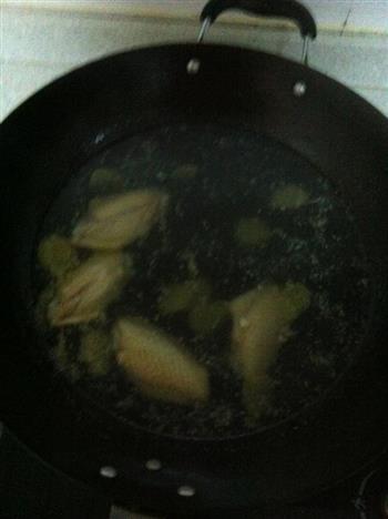 秘制鸡翅电饭锅作法的做法步骤1