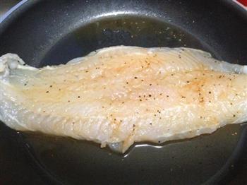 低脂晚餐-烤鱼沙拉的做法步骤1