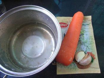 胡萝卜浓汤的做法步骤1