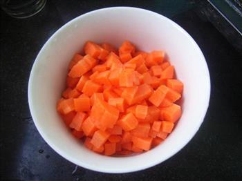 胡萝卜浓汤的做法步骤2