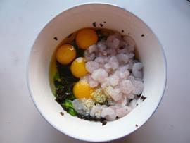 给孩子全面的营养-木耳虾仁炒蛋的做法图解4