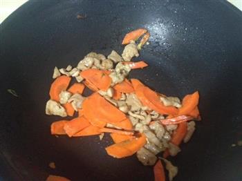 胡萝卜黄瓜肉片的做法图解4