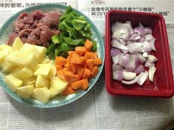 万能的电饭锅君-咖喱牛肉饭的做法步骤1